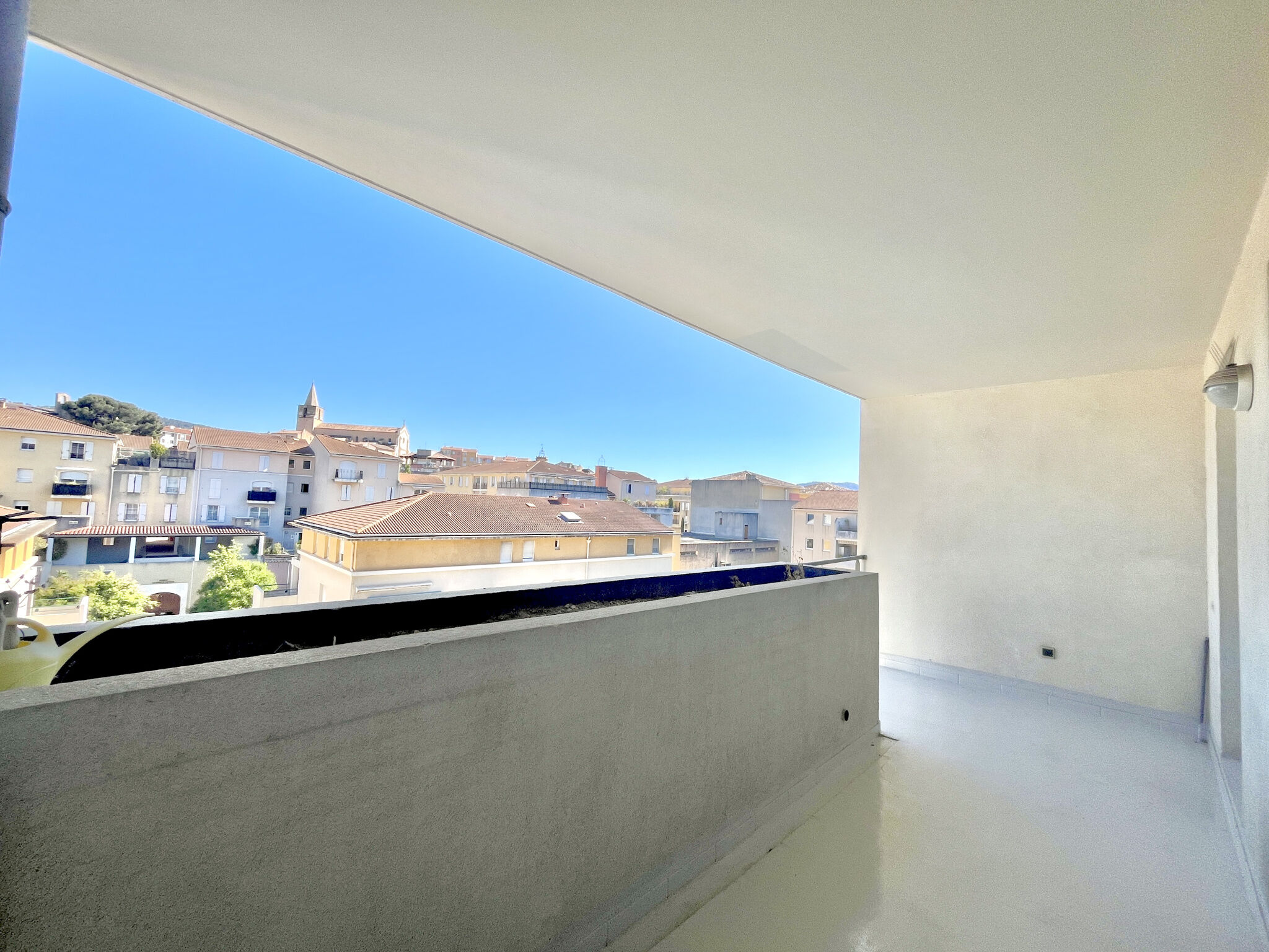 Appartement  T2 à louer Aubagne 13400