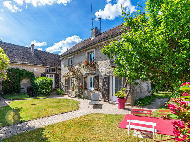 Maison de caractère en pierre   Charme, authenticité et dépe — photo du bien