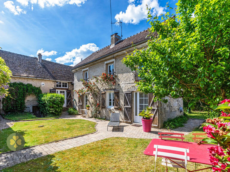 Maison de caractère en pierre   Charme, authenticité et dépe — photo 1
