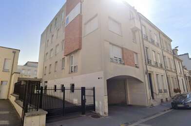 Garage  24000 €
