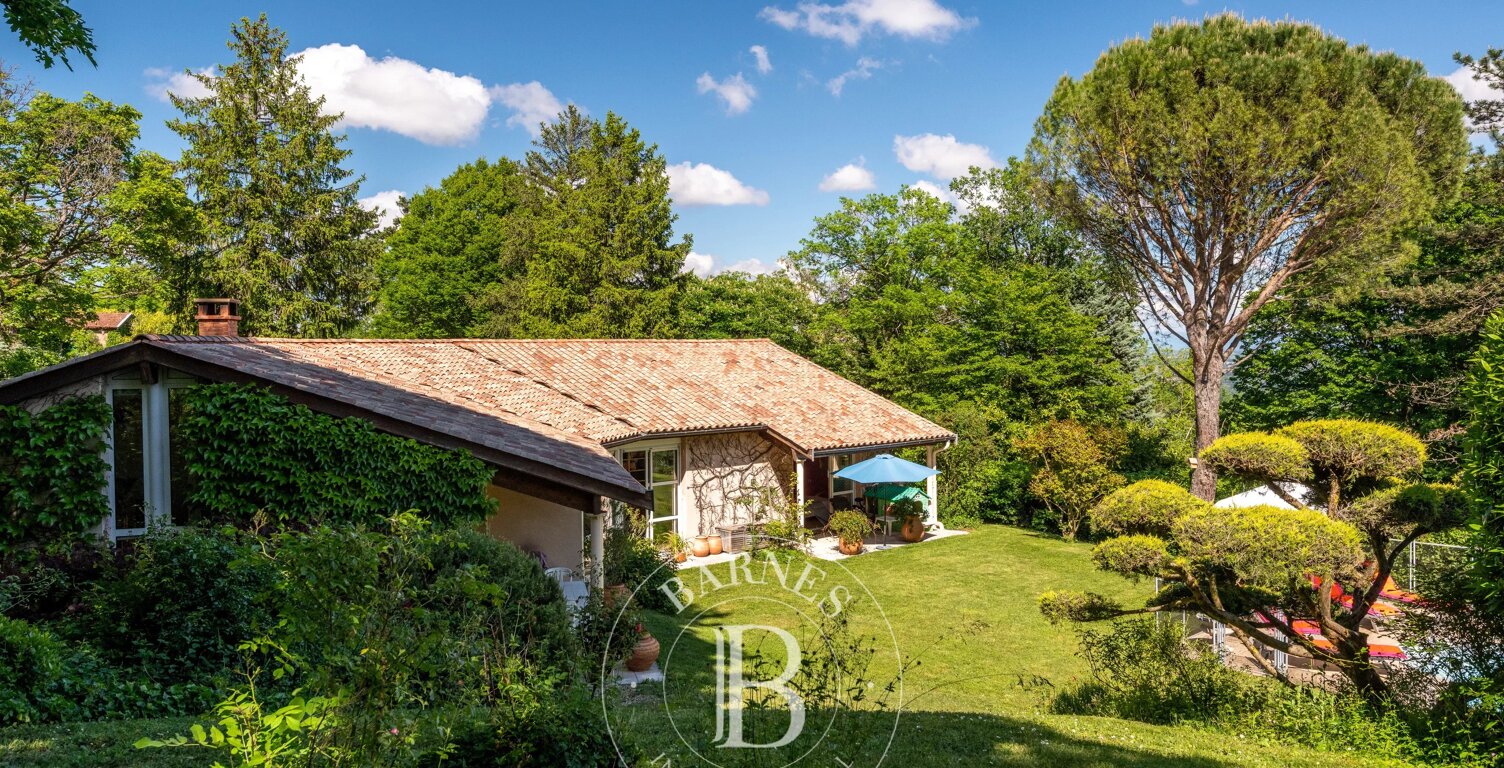 St Cyr-Au-Mont-D'Or - Maison de 220 m² environ - Terrain de 5000 m² - 4 Chambres - Piscine — photo 1