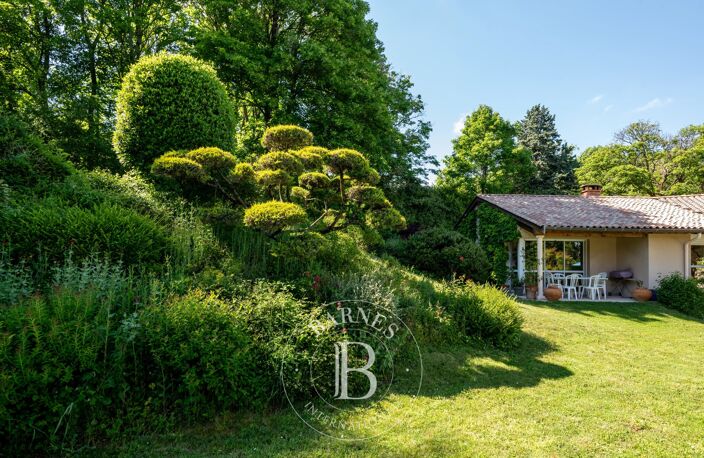 St Cyr-Au-Mont-D'Or - Maison de 220 m² environ - Terrain de 5000 m² - 4 Chambres - Piscine — photo 5