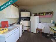 Maison de campagne avec terrain et granges — photo 2