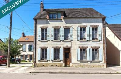 Maison bourgeoise avec dépendances et terrain — photo du bien