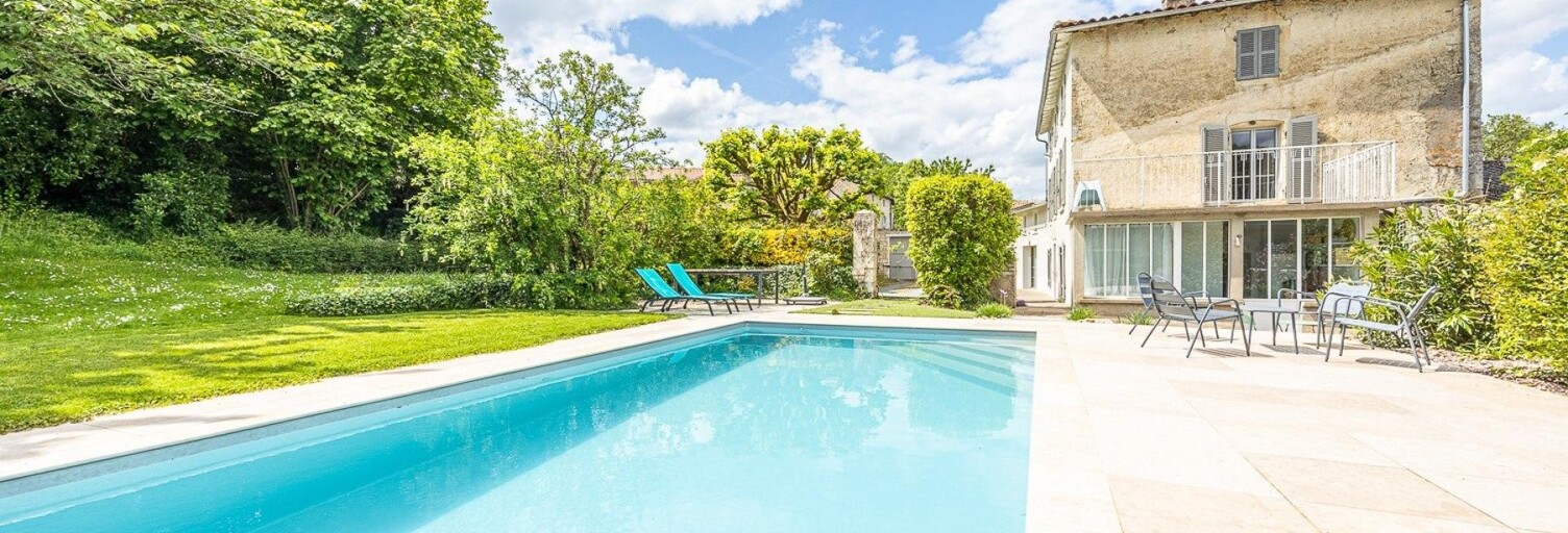 Maison 9 Pièces 238 m² à vendre à Saint-Gelais (79410)