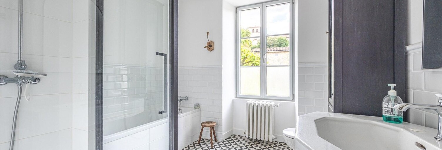 Maison 9 Pièces 238 m² à vendre à Saint-Gelais (79410)