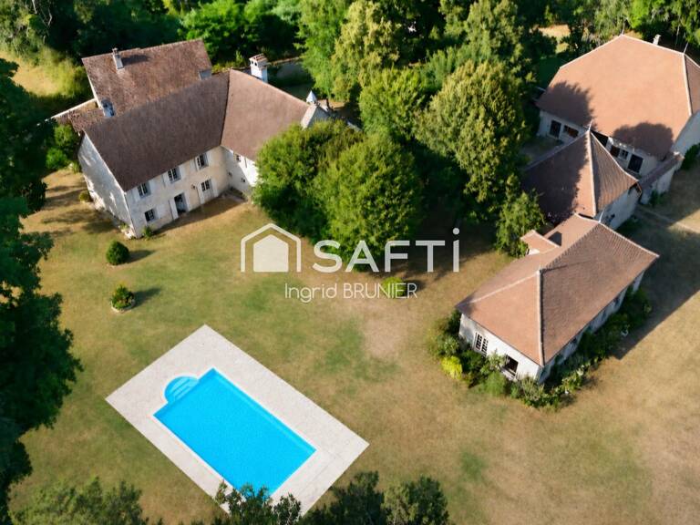 Propriété de caractère avec 6 bâtiments + piscine — photo 1