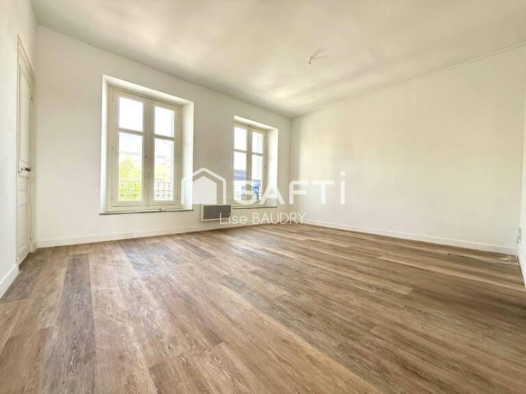 DUPLEX LUMINEUX SURPLOMBANT LE CENTRE DE FONTENAY-LE-COMTE — photo 1