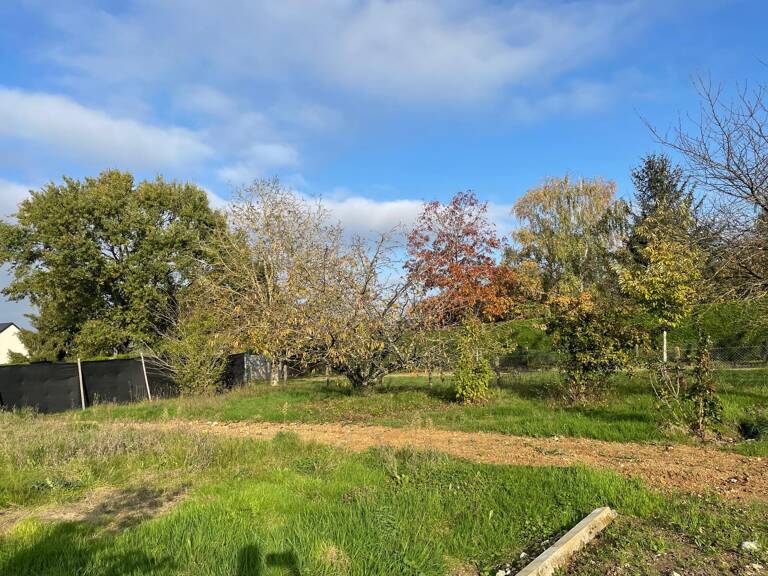 très beau terrain clos et viabilisé — photo 1