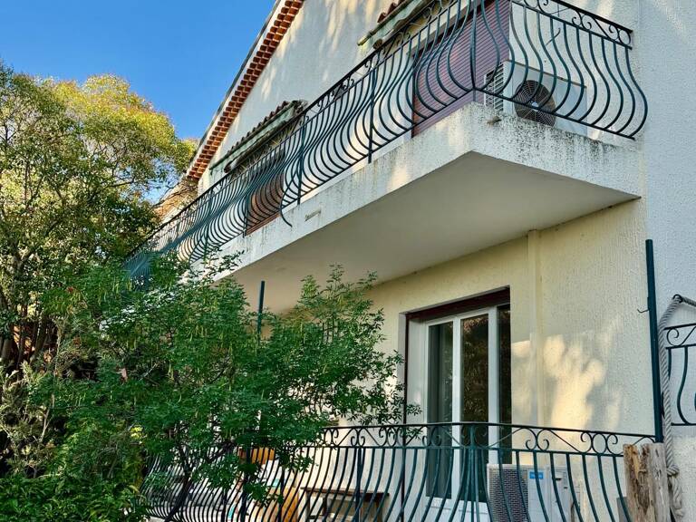 Serinette , grande maison familiale — photo 1