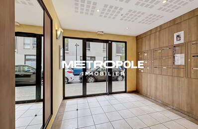 Studio avec jardin, terrasse et double parking en plein cent — photo du bien