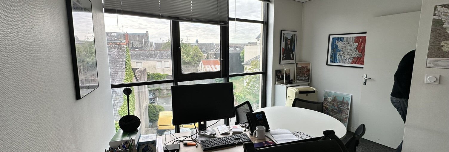 Bureau  105 m² à louer à Angers (49000)