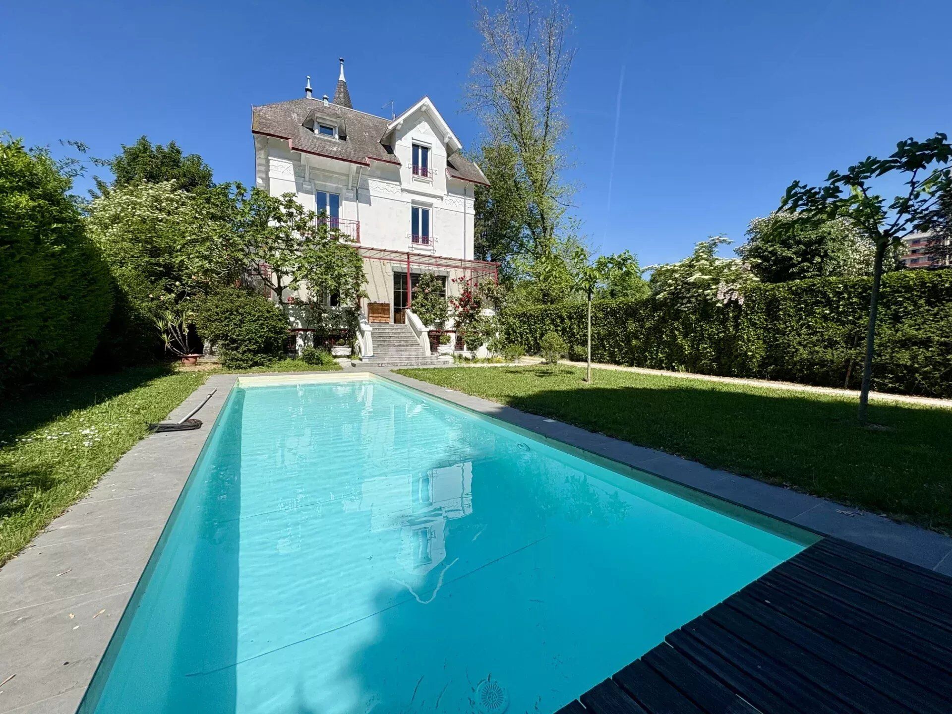 Maison 7 pièces 173 m² · à Grenoble · 173 m² · 850 000 €