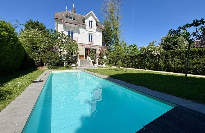 Grenoble - Propriété d"exception 173m² - Demeure bourgeoise avec dépendance et piscine — photo 5