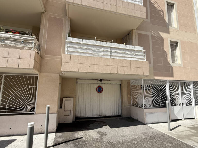 NICE OUEST Avenue Frémont : Parking Privatif - Quartier Oues — photo 1