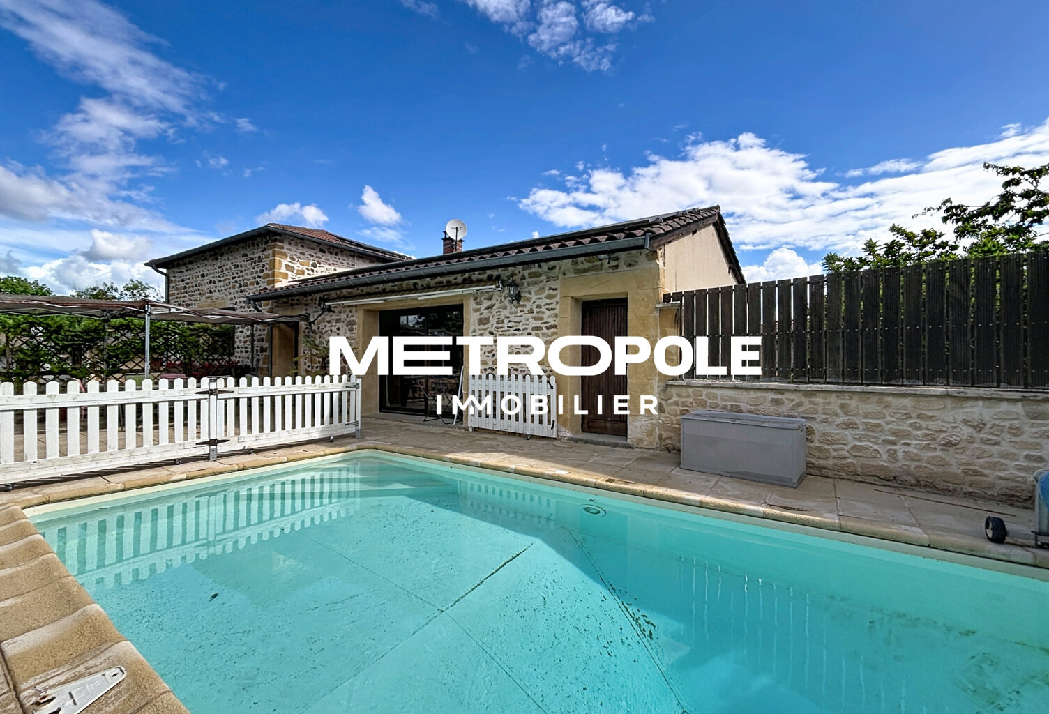 Jolie Maison en pierre - Piscine — photo 1