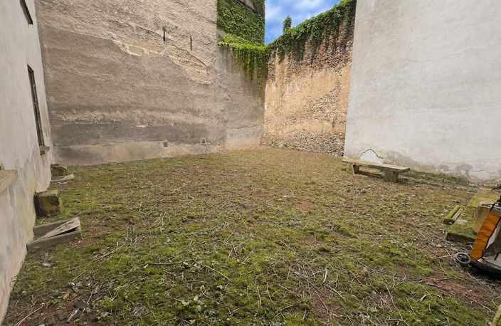 Plateau à aménager avec cour privative en plein centre de Ta — photo 2