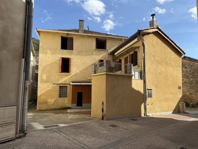 Maison de village avec garage et terrasse — photo 1