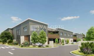 Commerce  6718 m² à louer à Décines-Charpieu (69150)