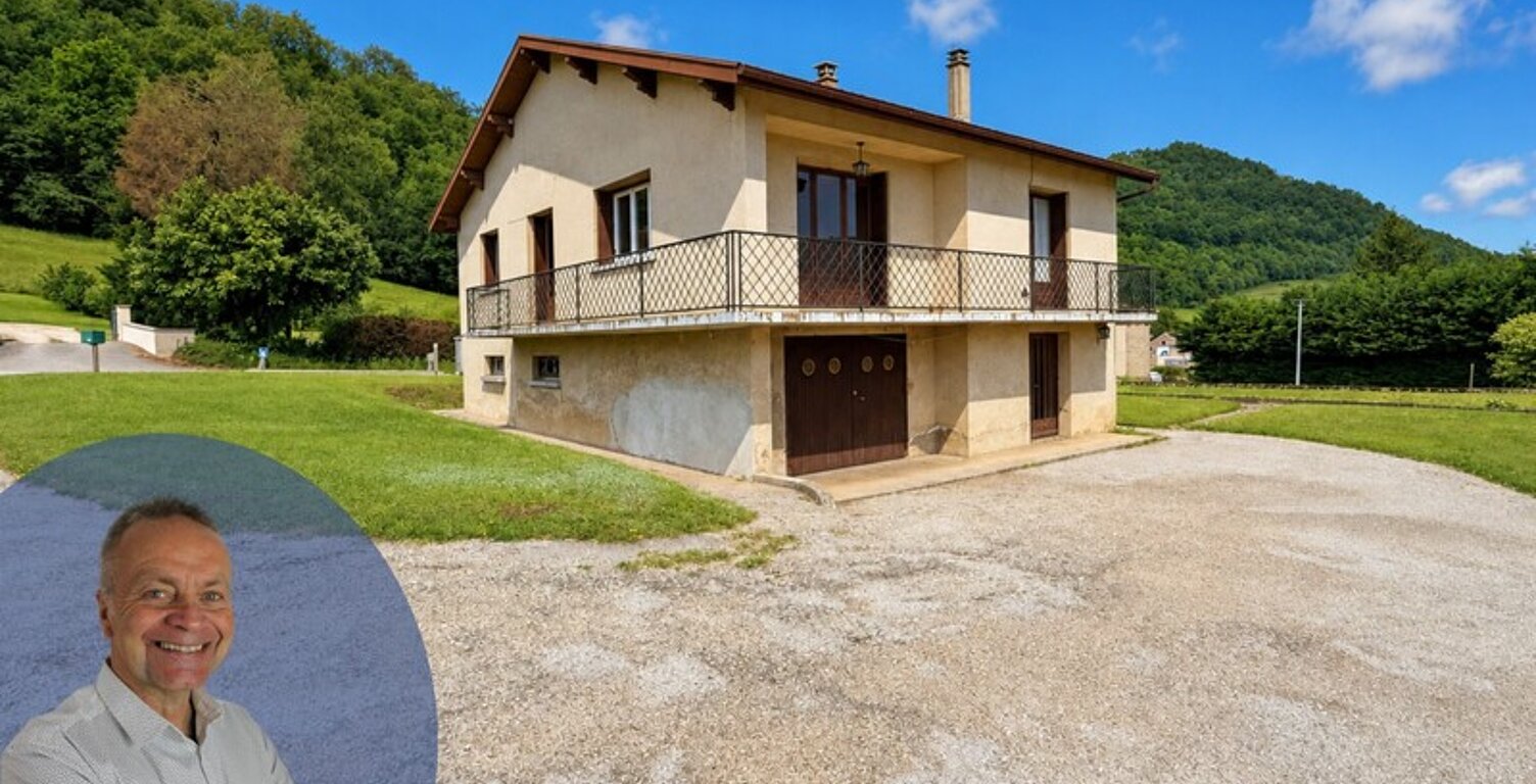 Villa — photo 1