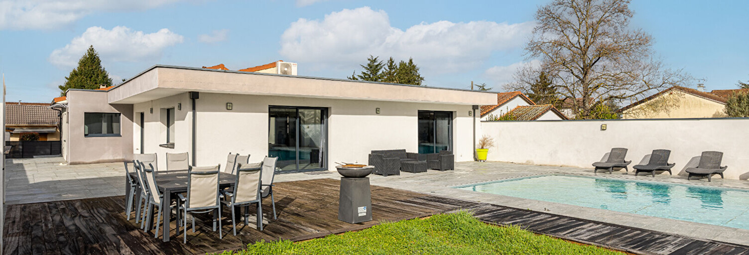Maison 7 Pièces 262 m² à vendre à Saint-Priest (69800)
