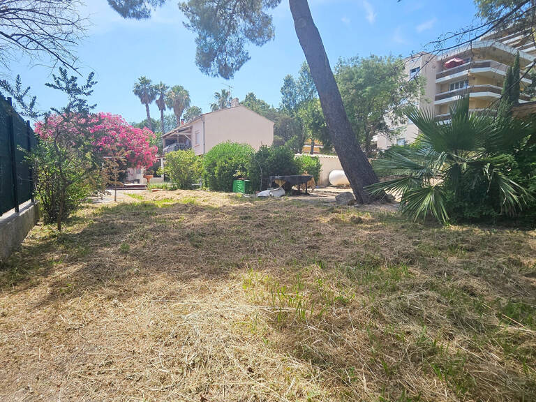 Bas de villa avec jardin privatif de 613 m² ? Fort potentiel ! — photo 1