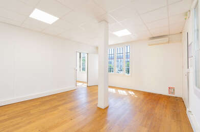 Bureau  560000 €