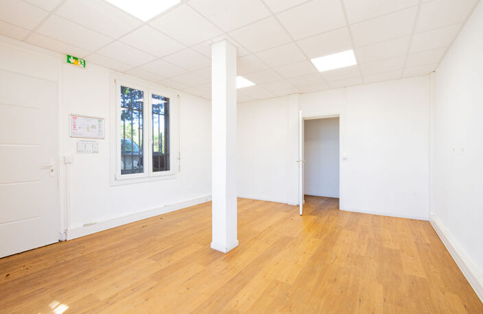 Bureaux  285m2 Marseille 13015 — photo 2