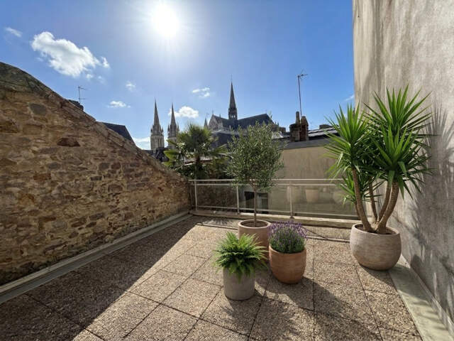 Maison avec garage au coeur de ville — photo du bien