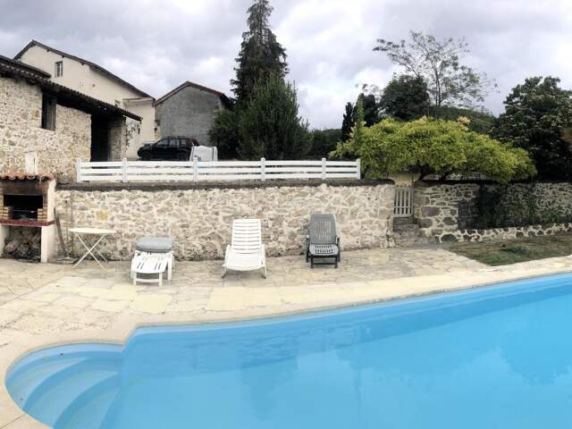 Maison sur beau terrain avec piscine et jolie grange à rénover ! — photo du bien