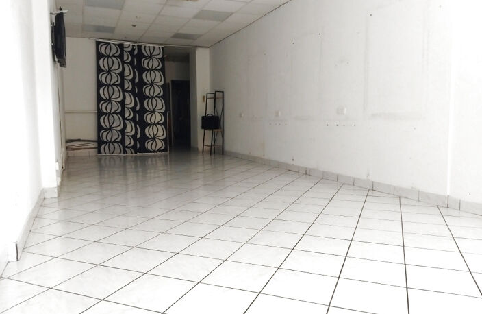 HYERES MURS COMMERCIAUX LIBRES ILE D'OR — photo 2