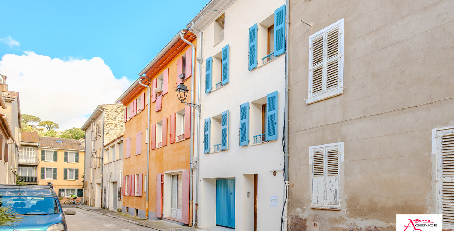 Maison de village rénovée avec garage et terrasse  Centre de Co — photo 1