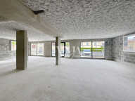 Exclusivité au coeur de JASSANS ! dernier local commercial a — photo 4