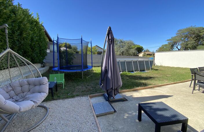 Vente maison 5 pièces 112 m² Saint-Didier-de-Formans (01600) — photo 2