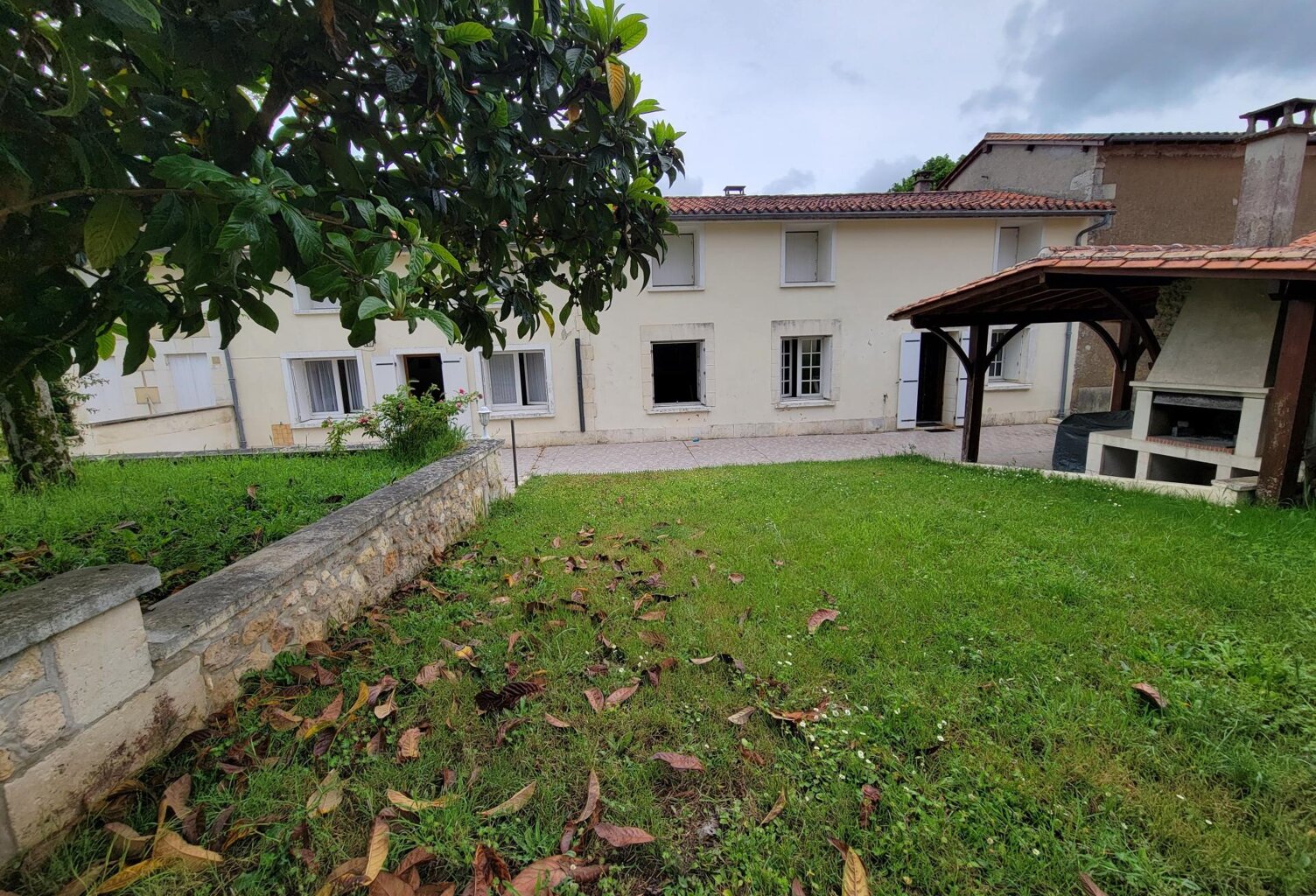 Maison avec deux logements garages jardin — photo 1