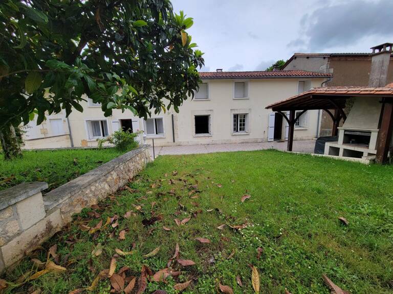 Maison avec deux logements garages jardin — photo 1
