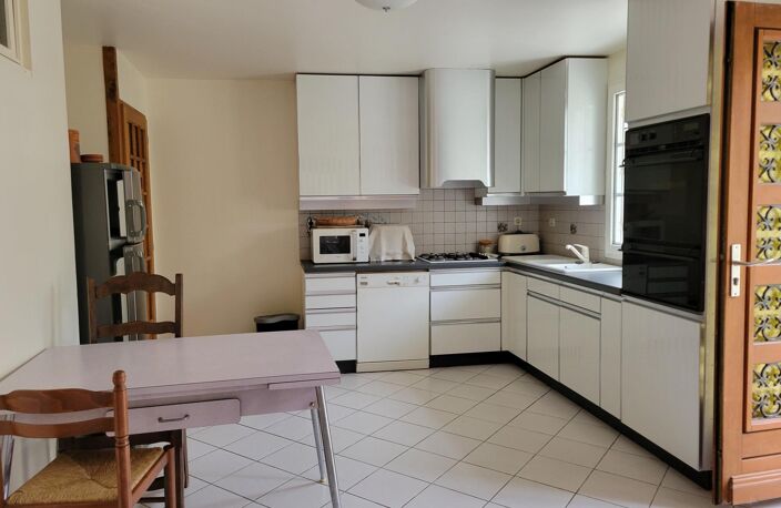 Maison avec deux logements garages jardin — photo 4