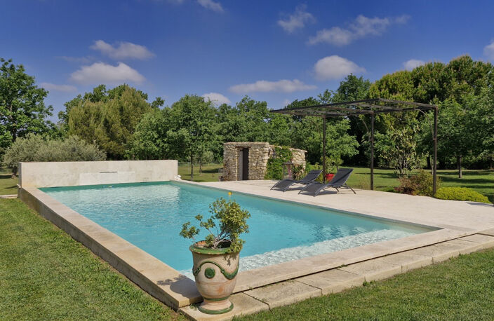 MAS DE PRESTIGE RÉNOVÉ AVEC PISCINE SUR PLUS DE 6HA — photo 3