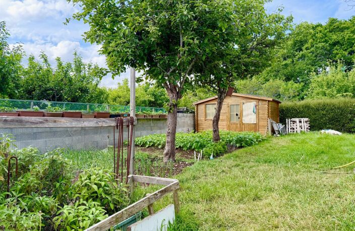 Maison avec vie de plain-pied, sous-sol complet et jardin de 952 m². — photo 2