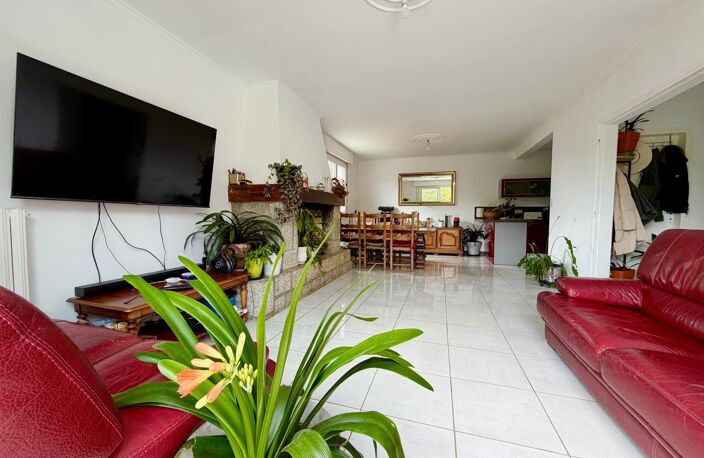 Maison avec vie de plain-pied, sous-sol complet et jardin de 952 m². — photo 3