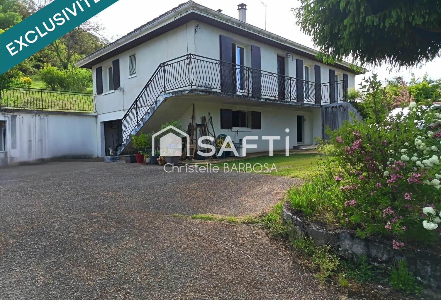 complet Maison familiale individuelle  sur 1 766 m² de terrain — photo 1
