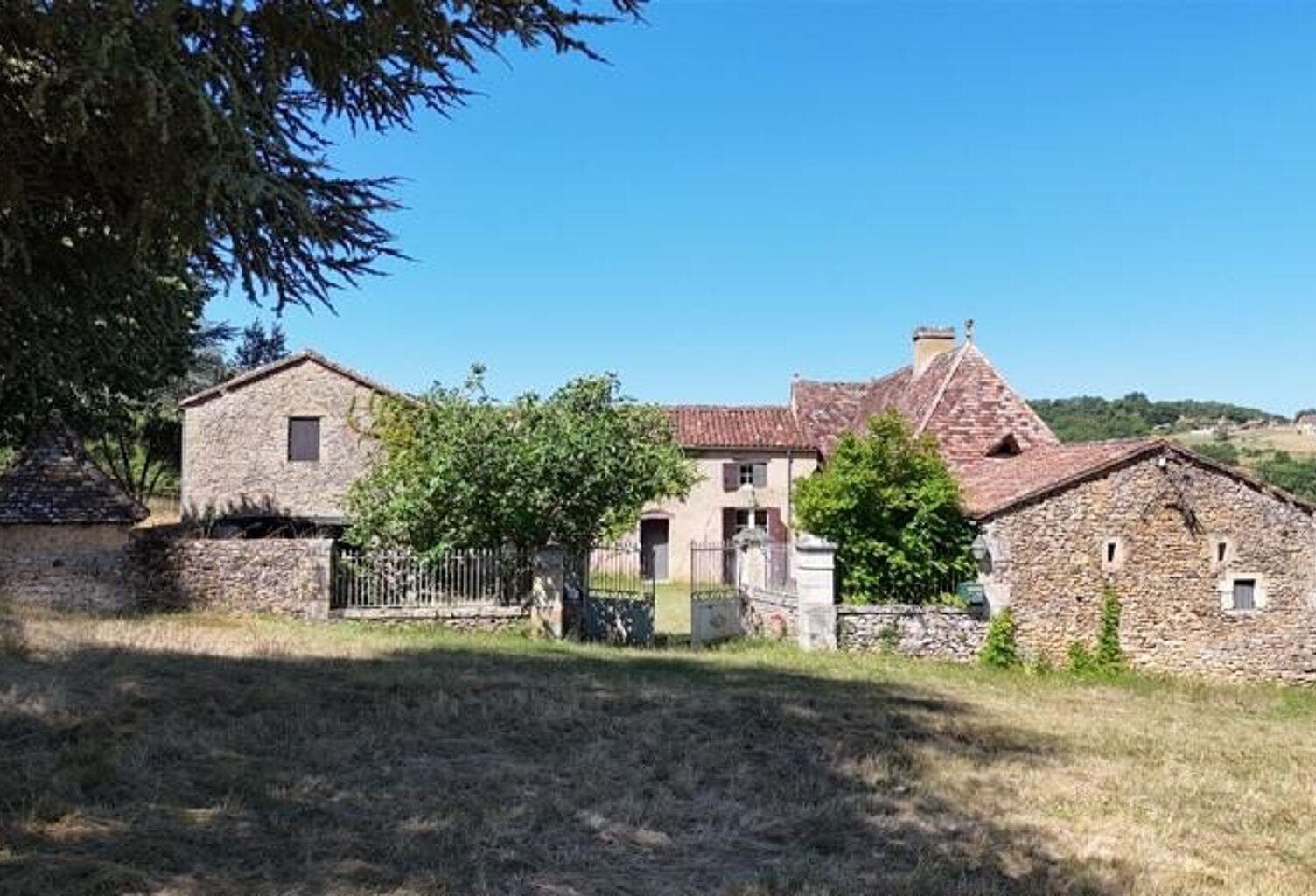 Corps de Ferme de 8 pièces principales — photo 1