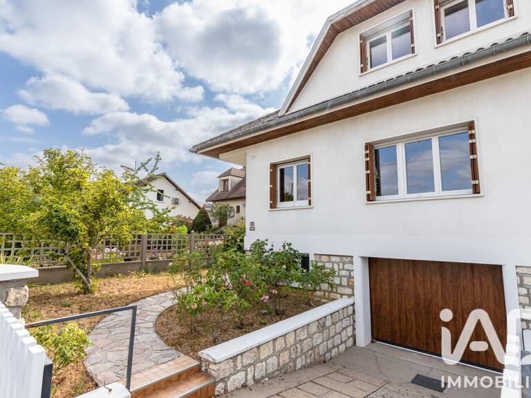 Vente Maison/villa 8 pièces — photo 1