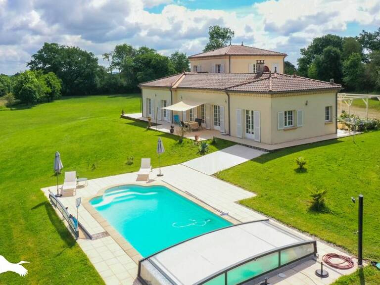 Villa de 7 pièces principales — photo 1