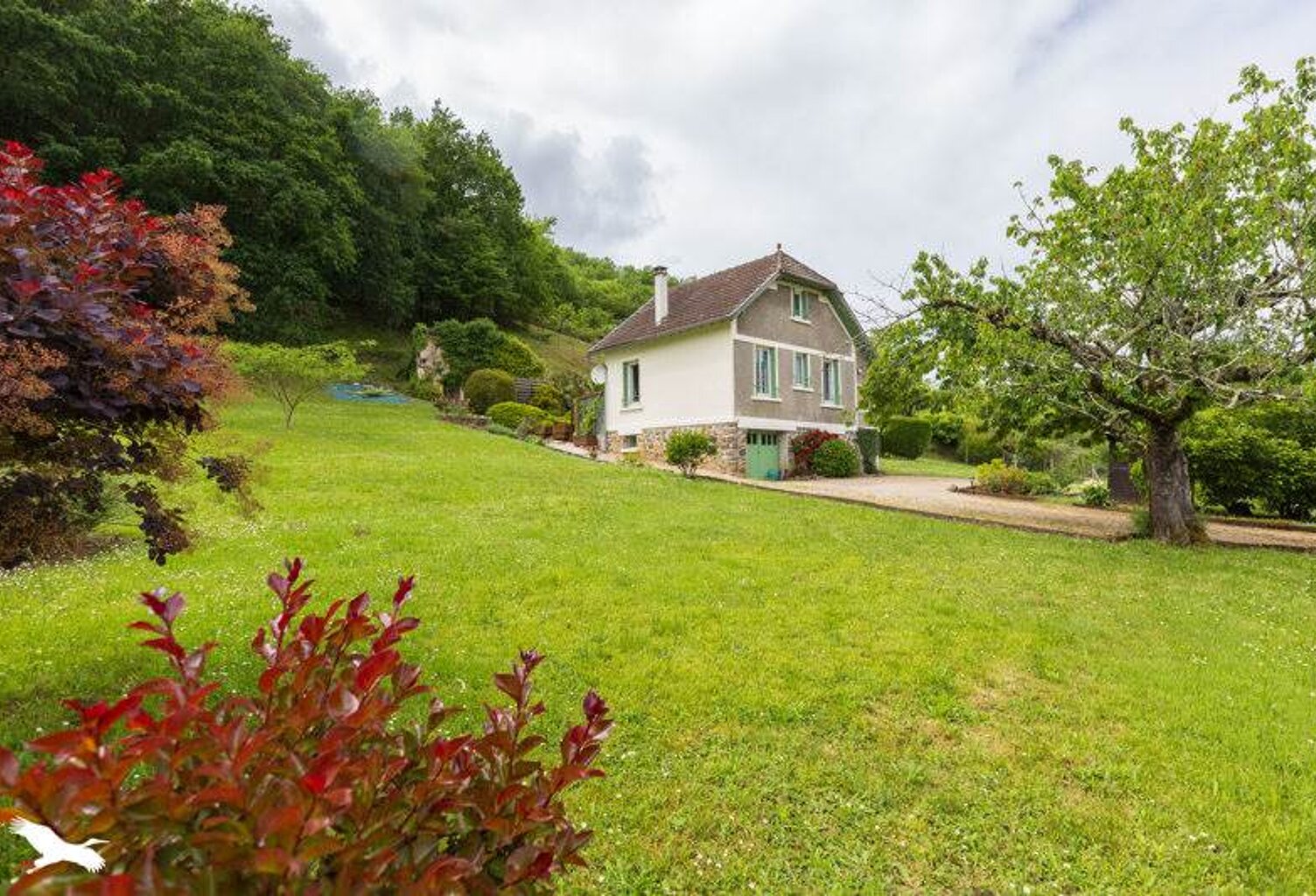 Maison en pierre de 4 pièces principales — photo 1