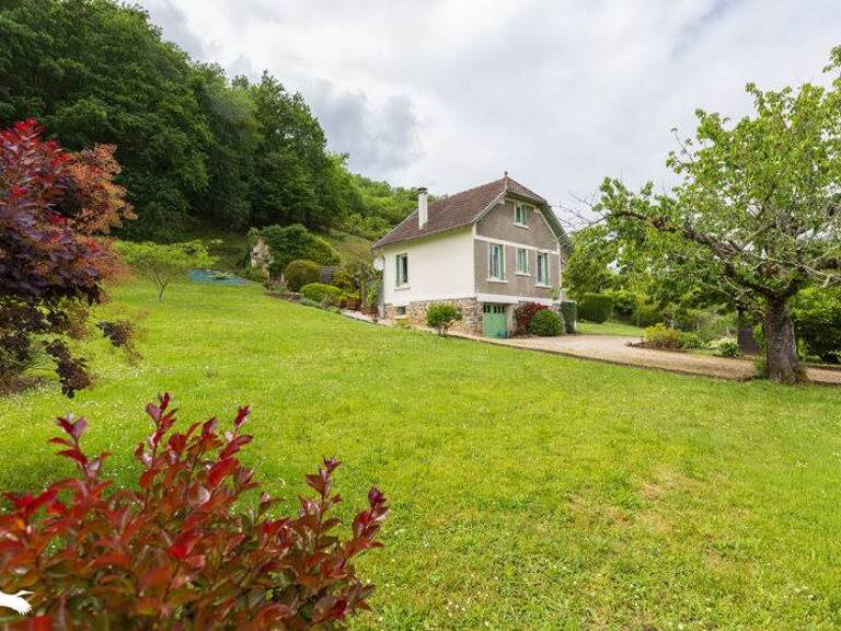 Maison en pierre de 4 pièces principales — photo 1