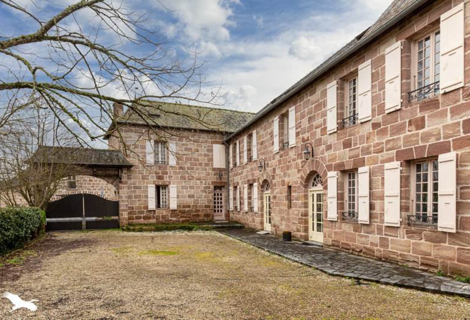 Domaine de 24 pièces principales — photo 1