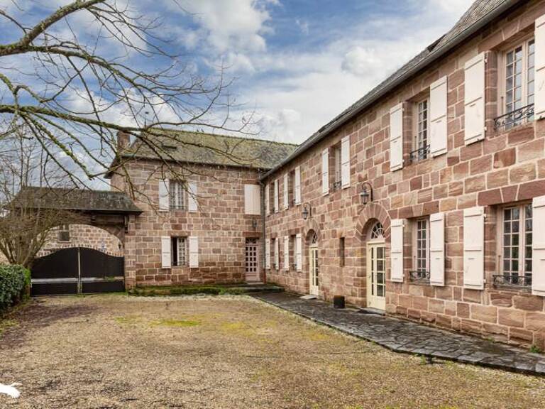 Domaine de 24 pièces principales — photo 1