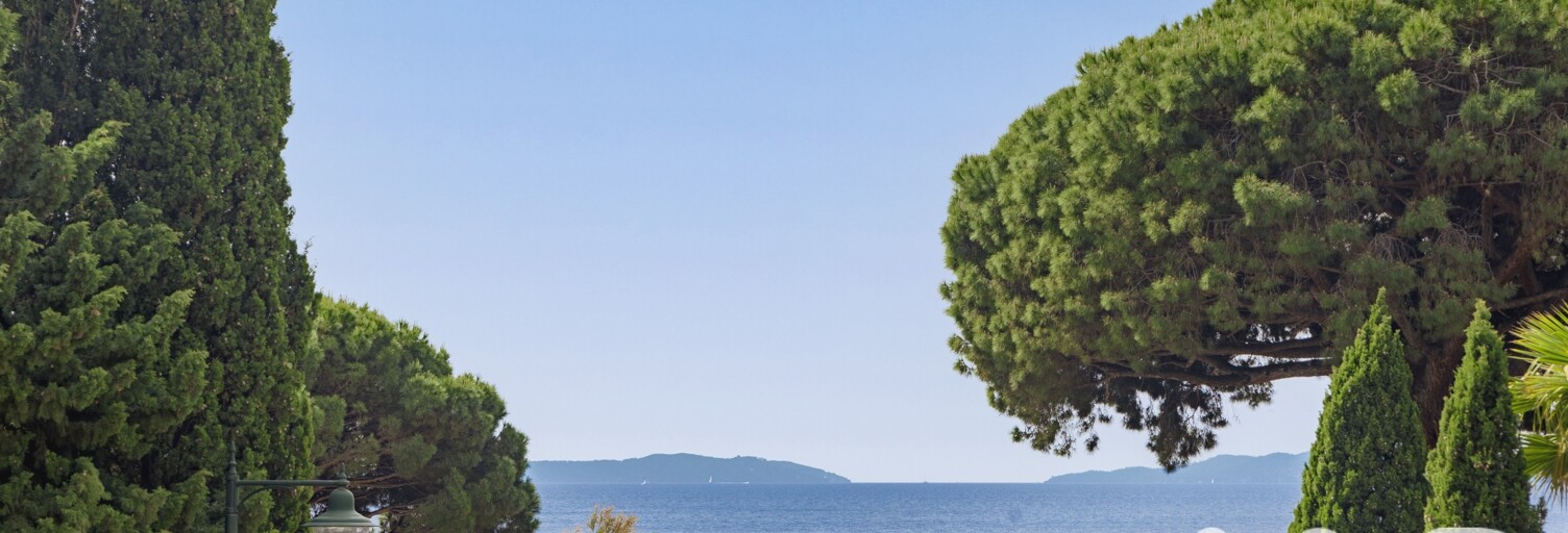 Immeuble  160 m² à vendre à Le Lavandou (83980)