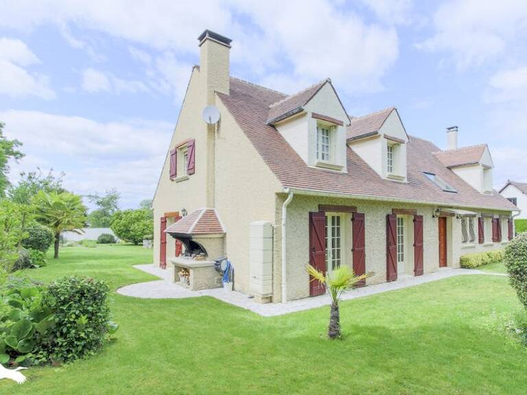 Maison en pierre de 9 pièces principales — photo 1